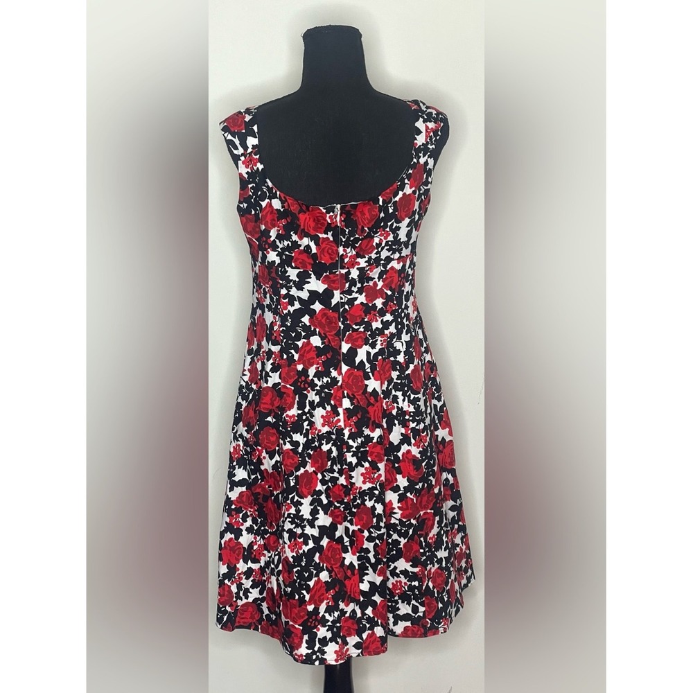 London Times Petites Red Rose Floral Fit and Flare Dress Sleeveless Size 10P - Picture 4 of 9